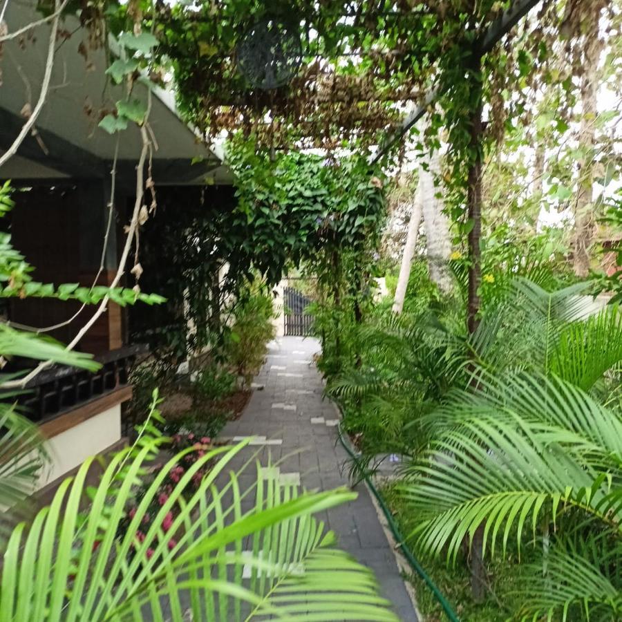 Апартаменты Leaf Garden Retreat Варкала Экстерьер фото